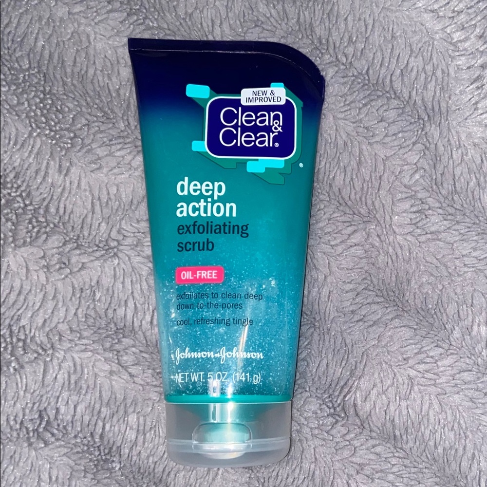 Clean & Clear Deep Action Exfoliating Scrub
